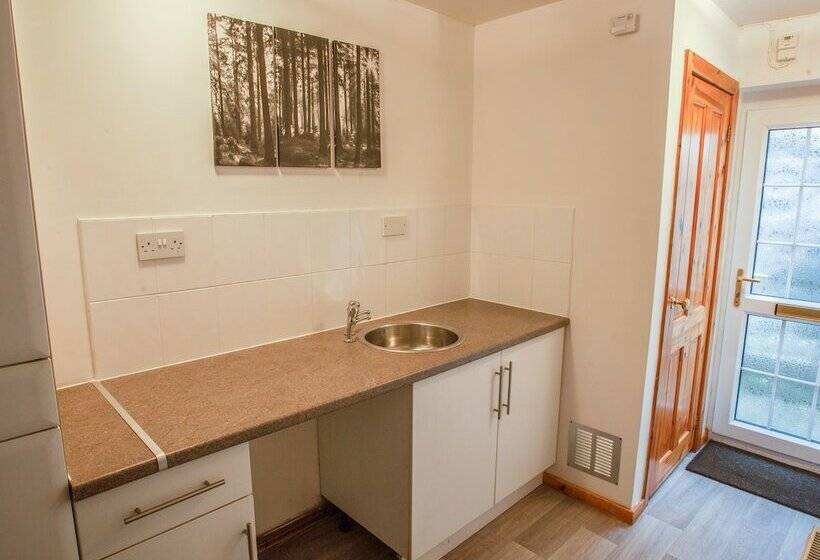 No 1 Railway Cottages