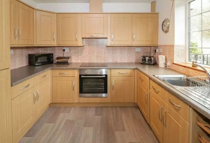 No 1 Railway Cottages