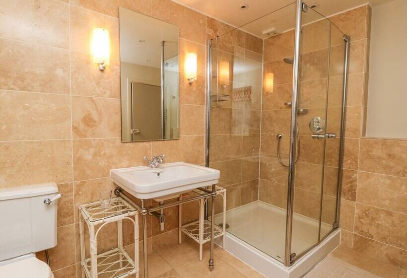 The Nook Bank Newton