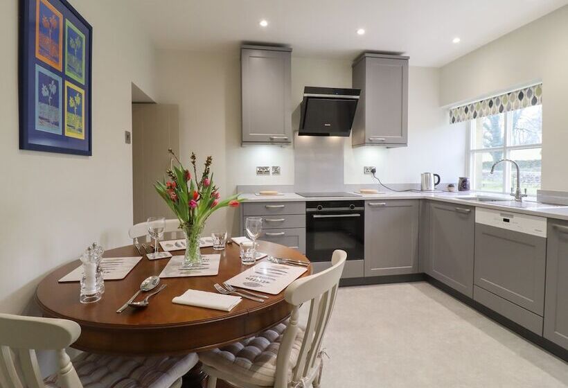 The Nook Bank Newton