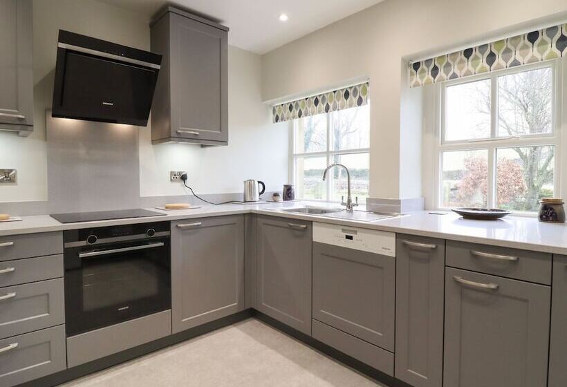 The Nook Bank Newton