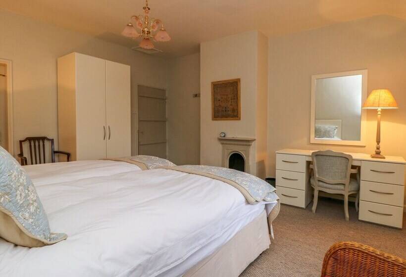 The Nook Bank Newton