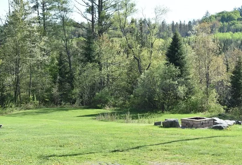 Aamiaismajoitus (B&B) The Barron Brook Inn