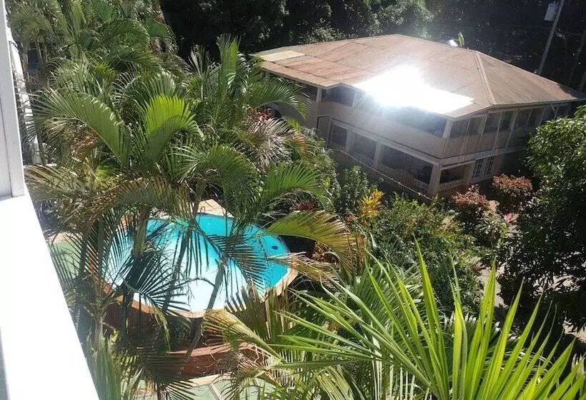 هتل Nataro Inn