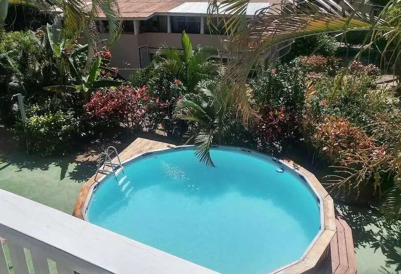 هتل Nataro Inn