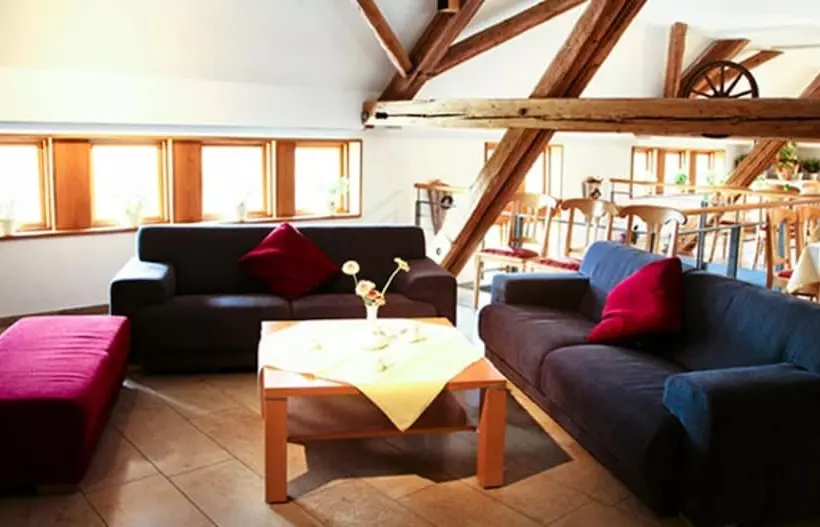 Hotelli & Restaurant Taubennest