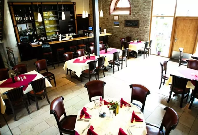 Hotelli & Restaurant Taubennest