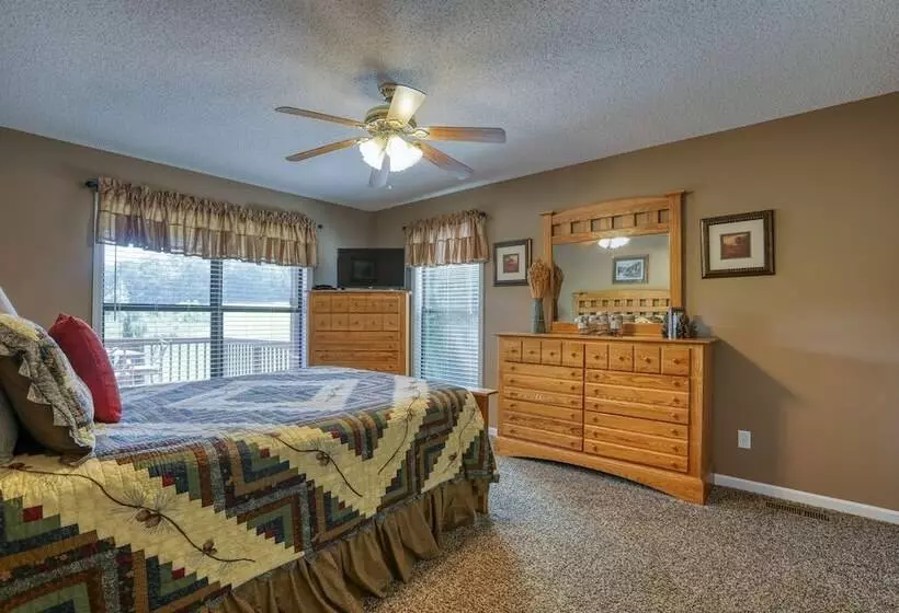 Moosetrax   3 Bedrooms, 2 Baths, Sleeps 6 Cabin By Redawning