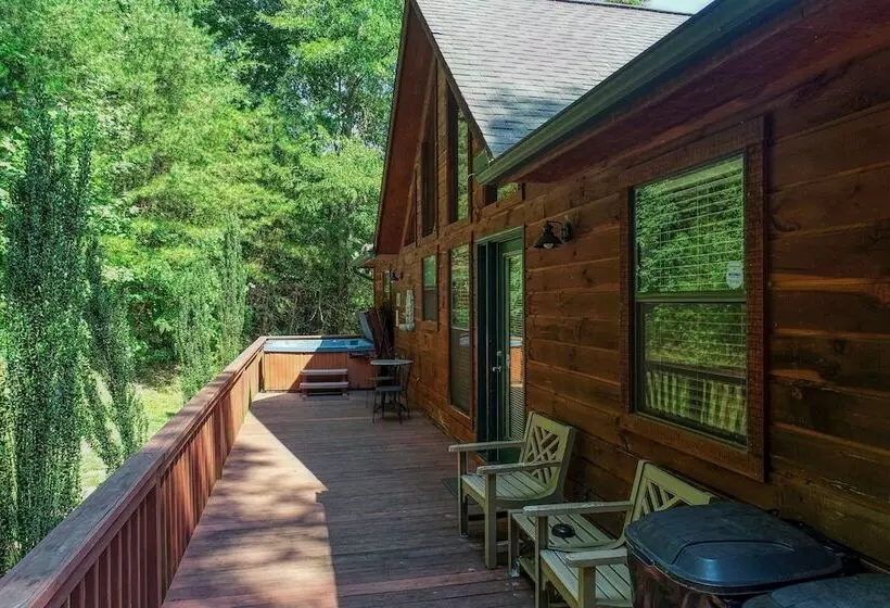 Moosetrax   3 Bedrooms, 2 Baths, Sleeps 6 Cabin By Redawning
