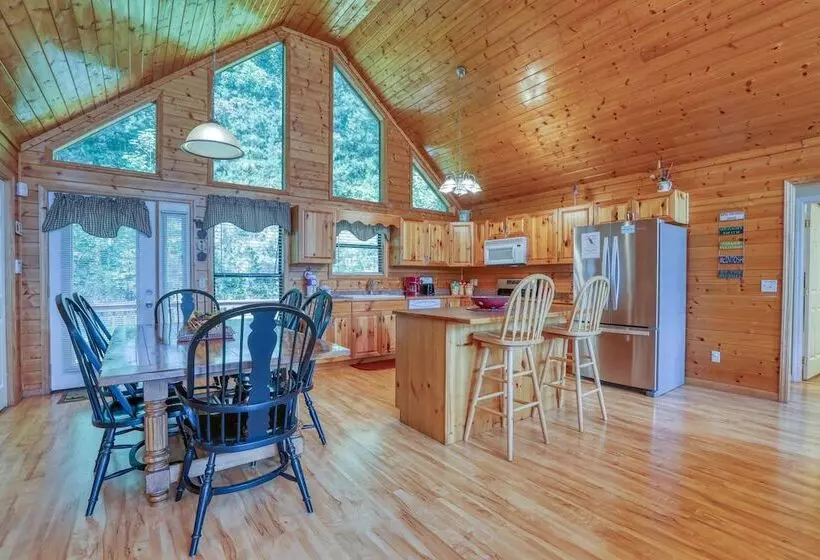 Moosetrax   3 Bedrooms, 2 Baths, Sleeps 6 Cabin By Redawning