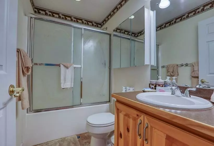 Moosetrax   3 Bedrooms, 2 Baths, Sleeps 6 Cabin By Redawning