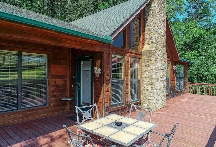 Moosetrax   3 Bedrooms, 2 Baths, Sleeps 6 Cabin By Redawning