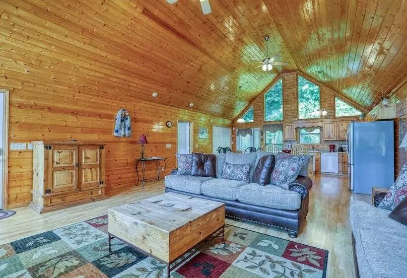 Moosetrax   3 Bedrooms, 2 Baths, Sleeps 6 Cabin By Redawning