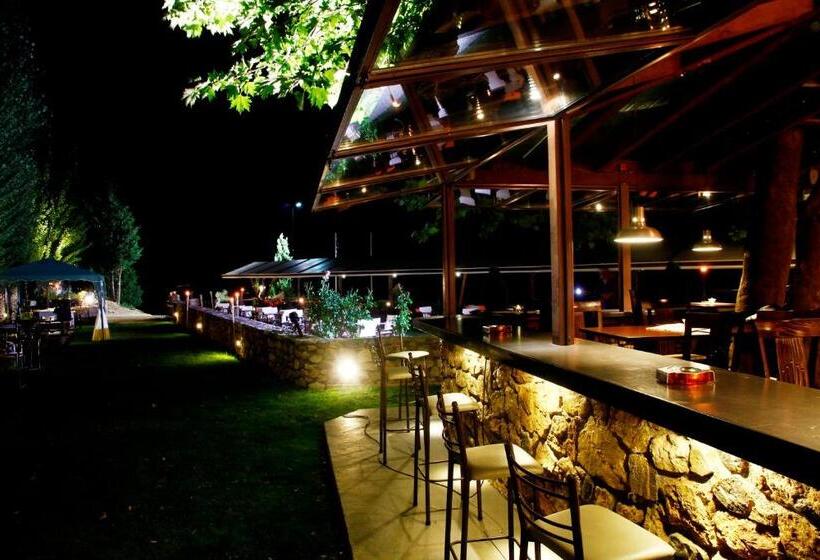 פנסיון Mythoxenia