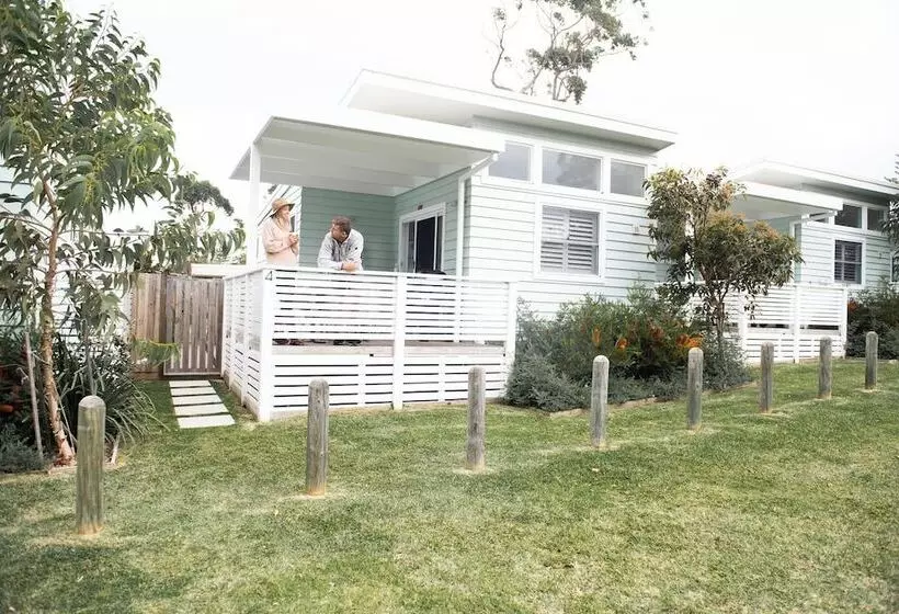 Surfside Cudmirrah Beach