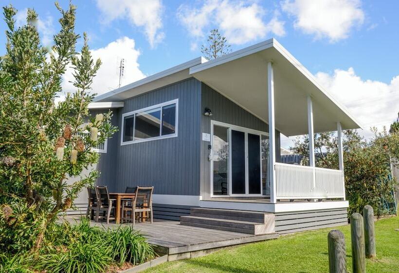 Surfside Cudmirrah Beach