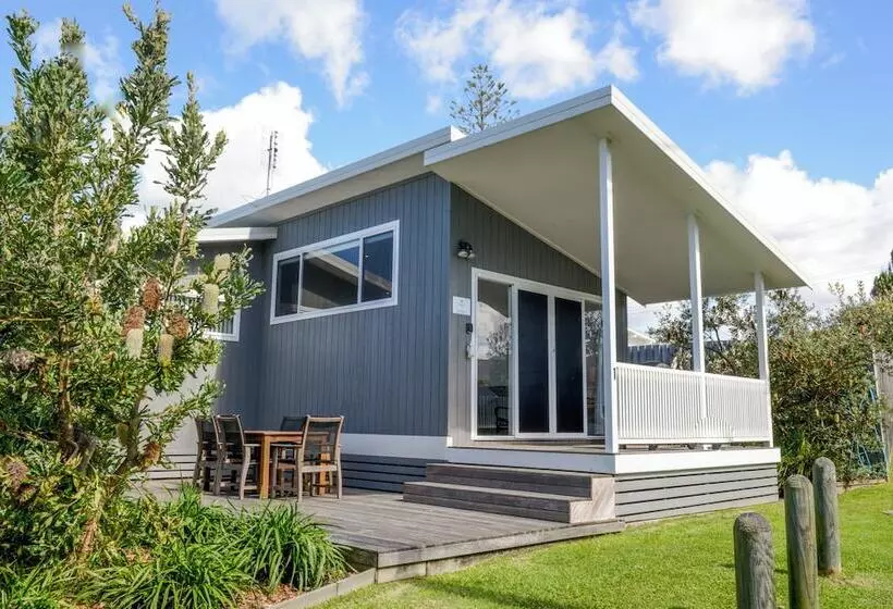 Surfside Cudmirrah Beach