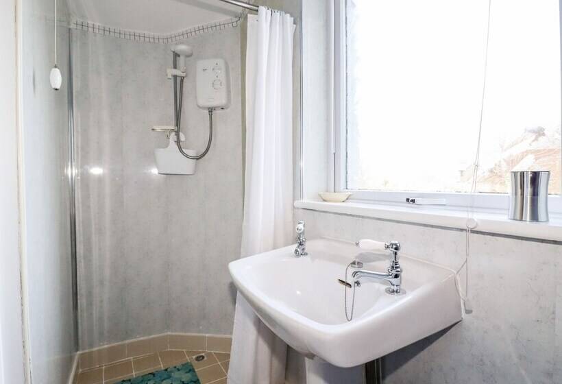 The Annexe, Laburnum