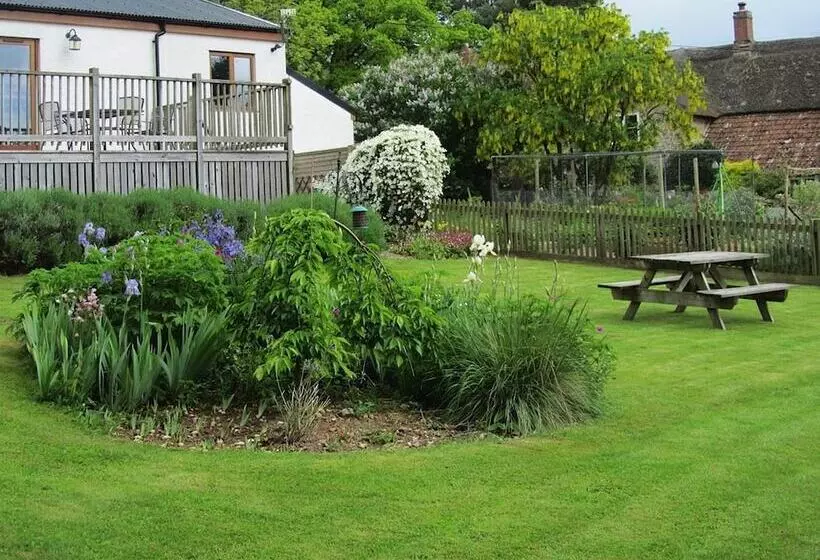 2 Shippen Cottages