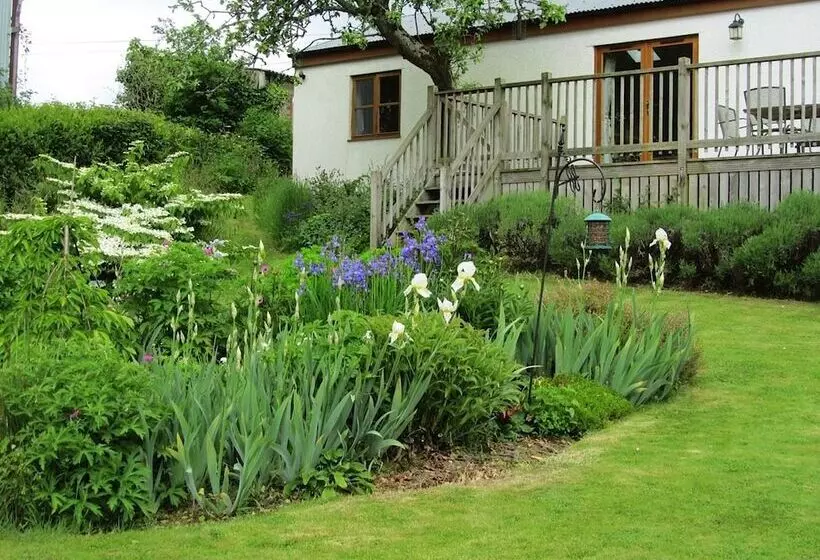 2 Shippen Cottages