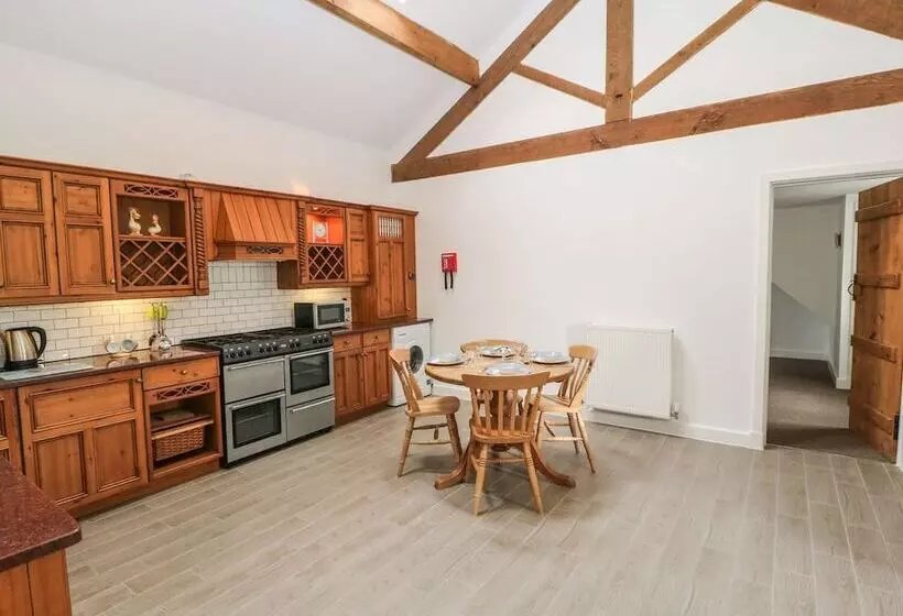 Barnfields Holiday Cottage