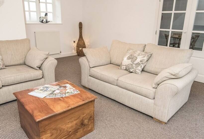 Barnfields Holiday Cottage