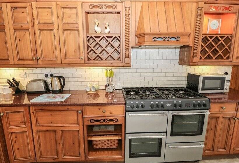 Barnfields Holiday Cottage