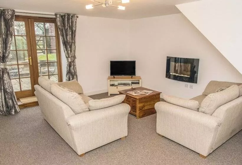 Barnfields Holiday Cottage