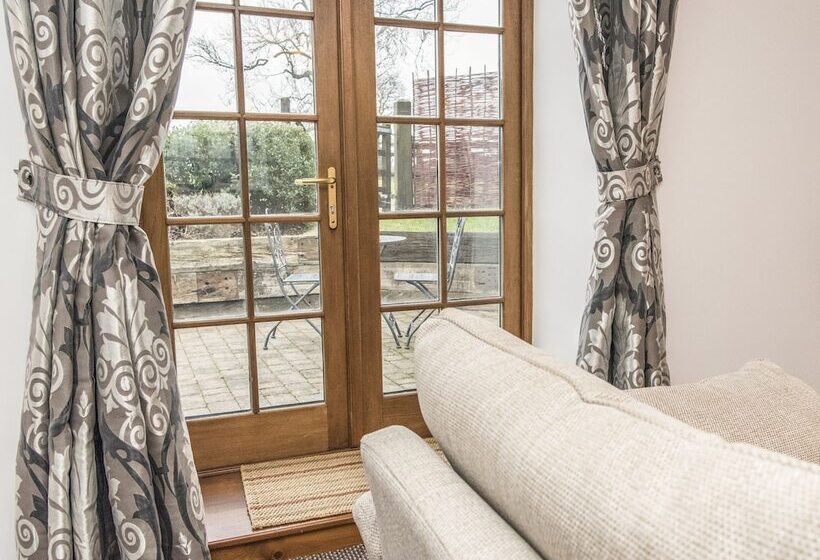 Barnfields Holiday Cottage