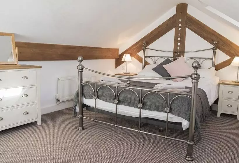 Barnfields Holiday Cottage