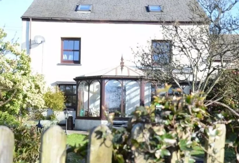Greety Gate House