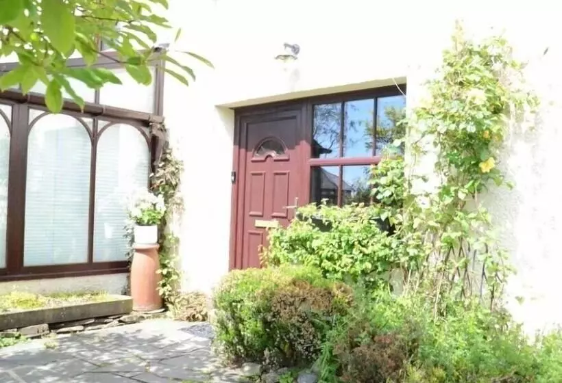 Greety Gate House