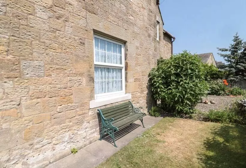 Middle Cottage
