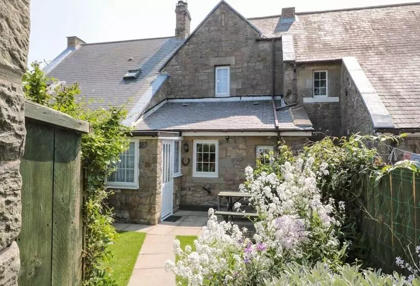 Middle Cottage