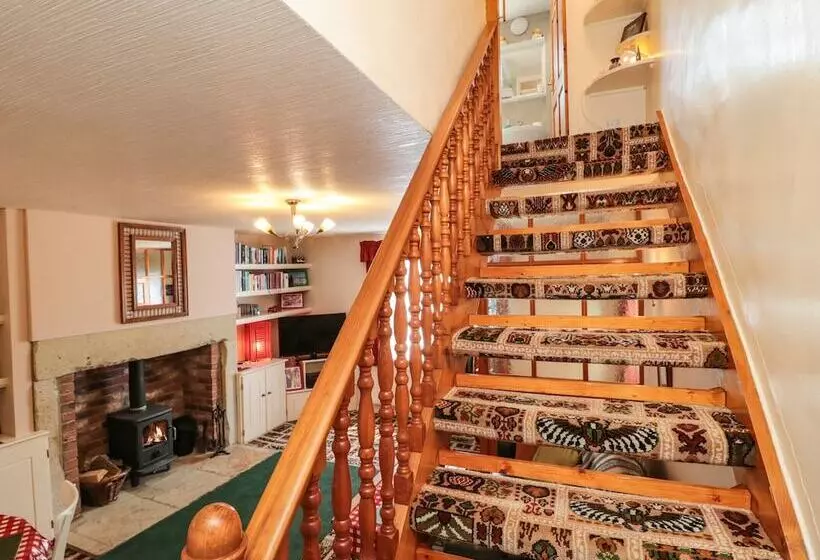 Middle Cottage