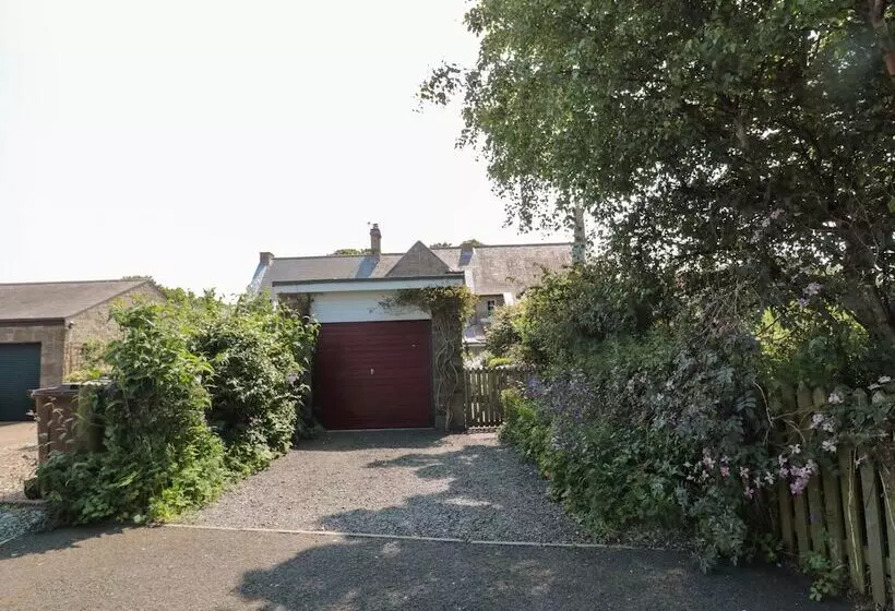Middle Cottage