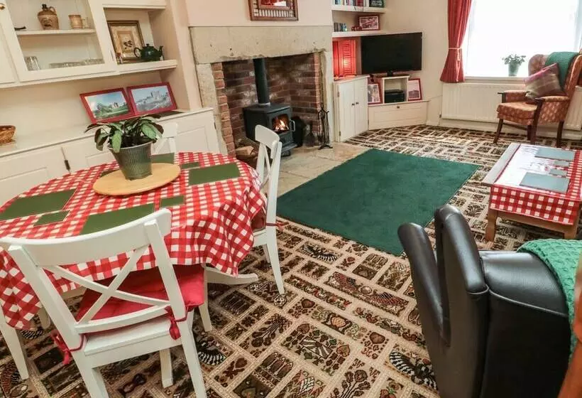 Middle Cottage