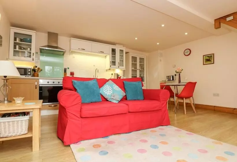 Plum Cottage