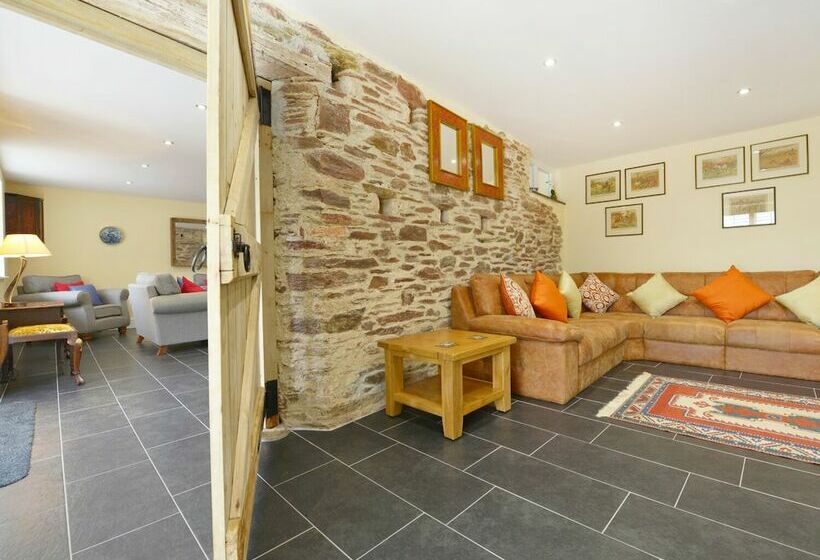 The Cider Barn At Home Farm