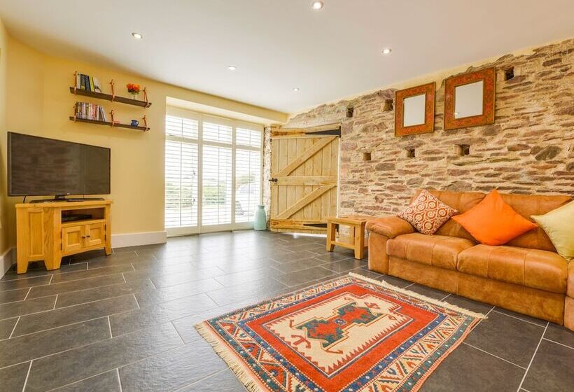 The Cider Barn At Home Farm