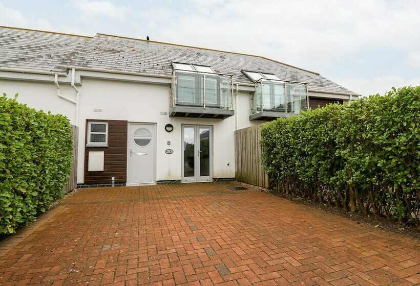 20 Bay Retreat Villas