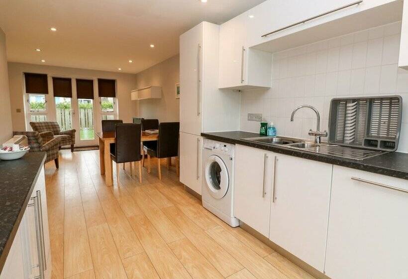 20 Bay Retreat Villas