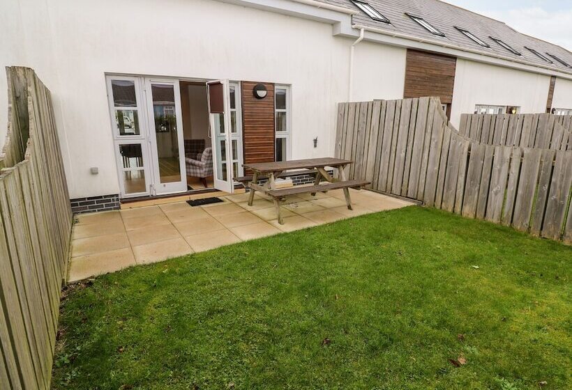 20 Bay Retreat Villas