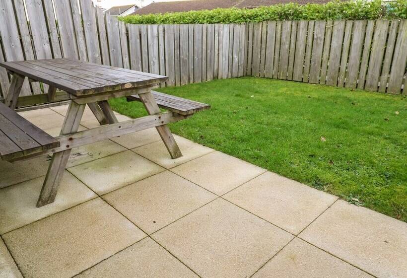 20 Bay Retreat Villas