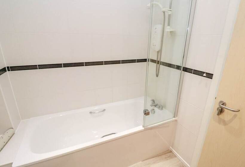 20 Bay Retreat Villas