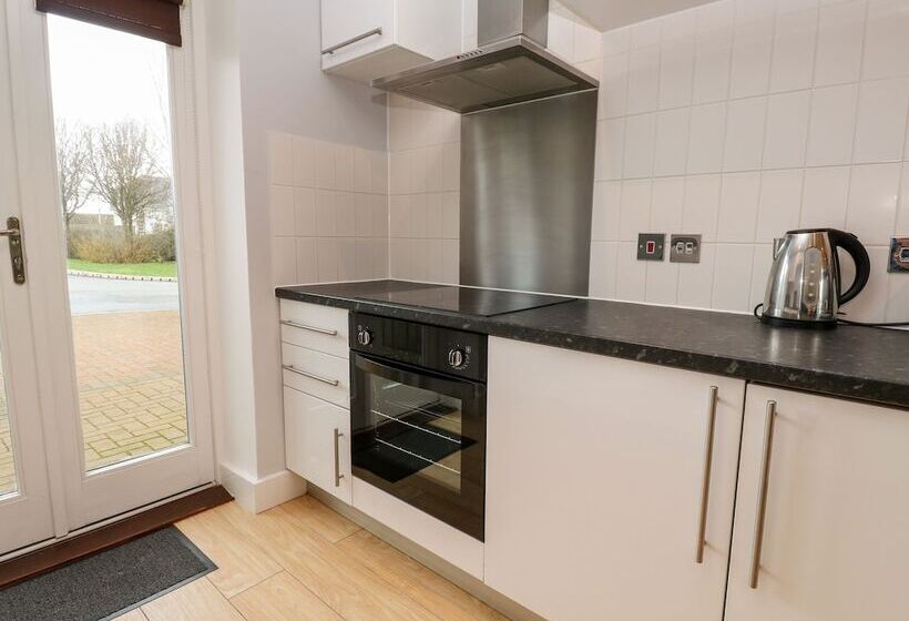 20 Bay Retreat Villas