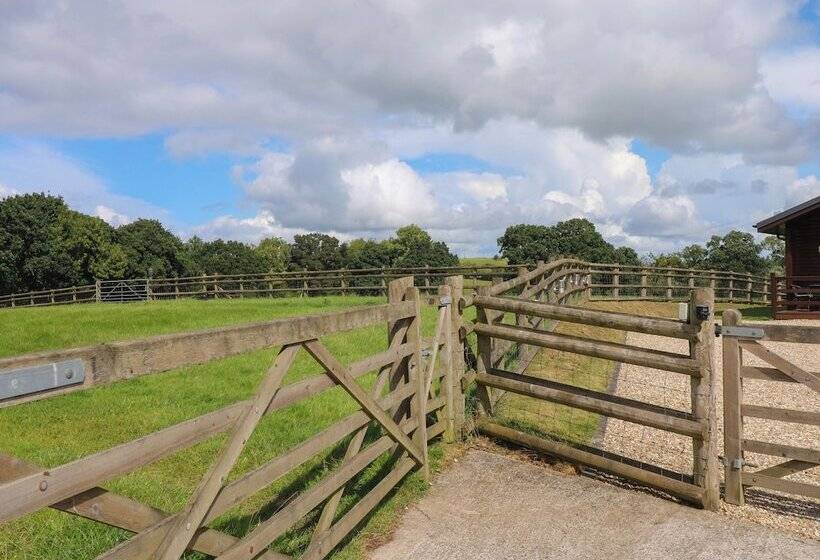 Barn Shelley Lodge