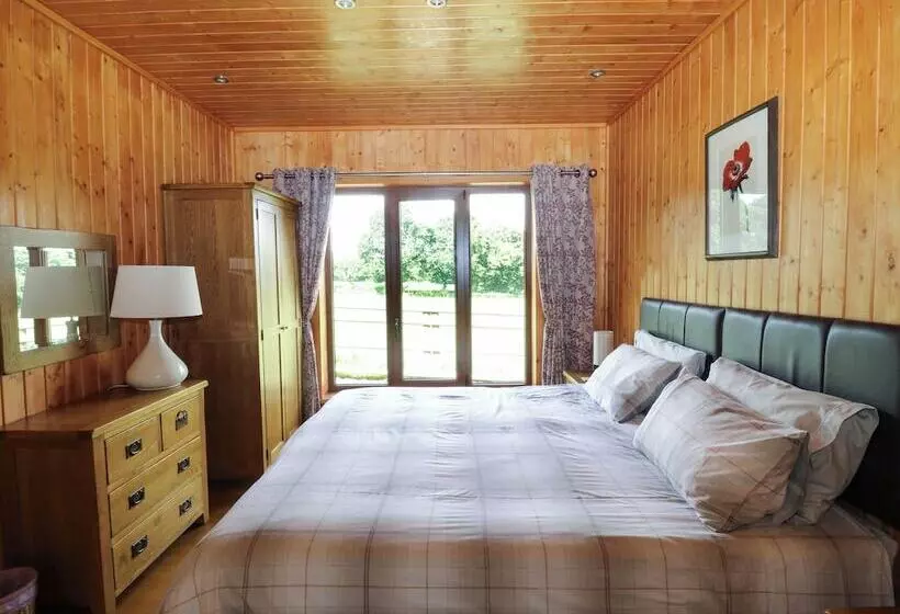 Barn Shelley Lodge