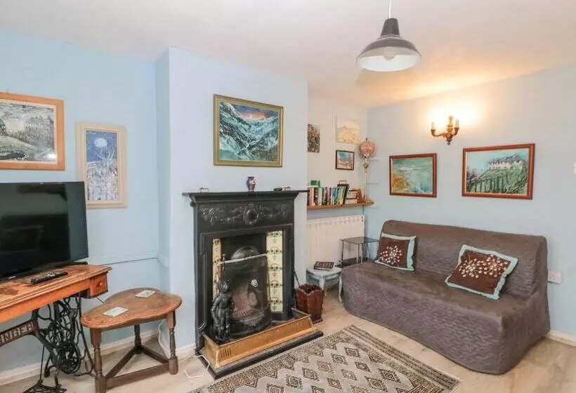 Cliff Top Cottage