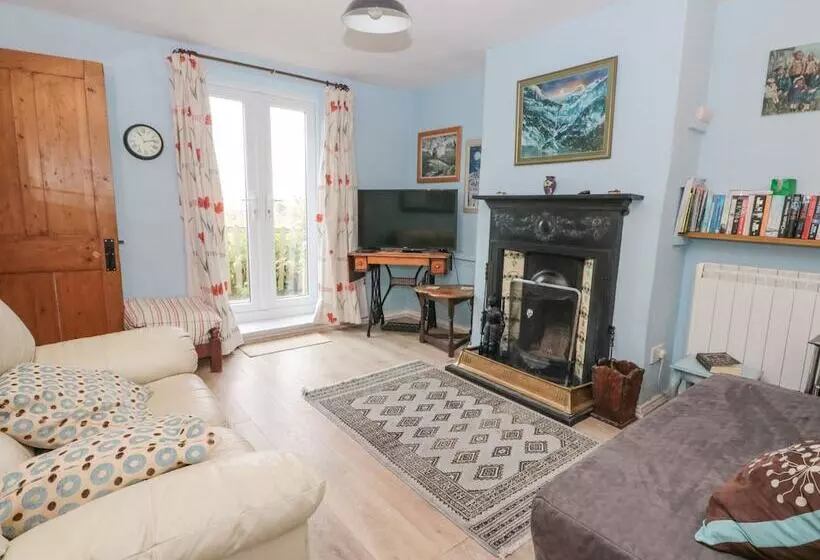 Cliff Top Cottage